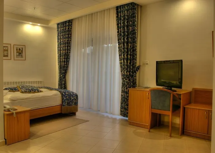Golden Walls Hotel